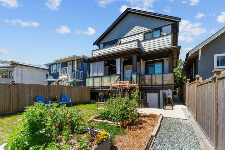 Photo 10 at 4328 Gladstone Street, Victoria VE, Vancouver East