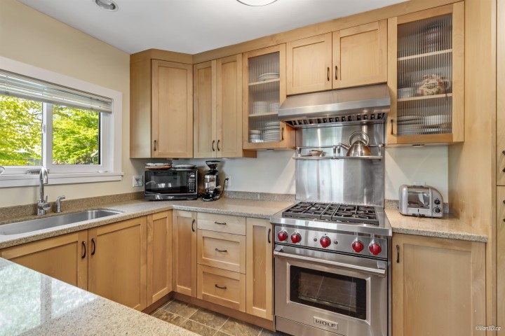 Photo 2 at 4 E 46th Avenue, Main, Vancouver East