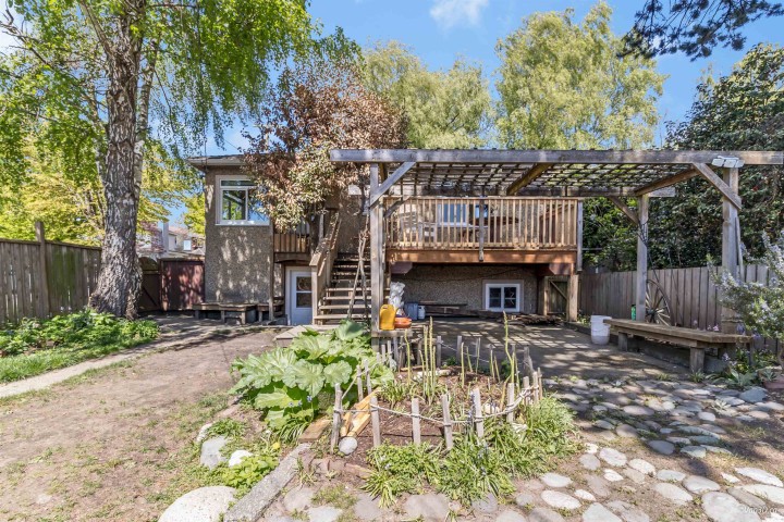 Photo 12 at 4 E 46th Avenue, Main, Vancouver East