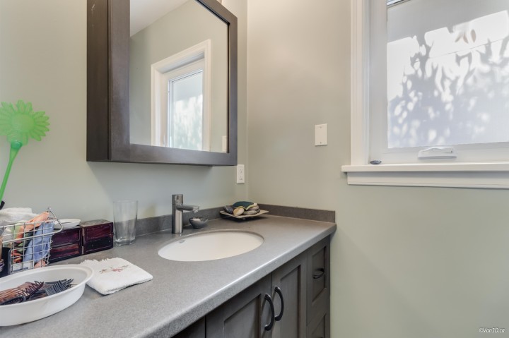 Photo 9 at 4 E 46th Avenue, Main, Vancouver East