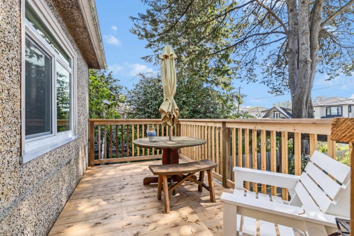 Photo 10 at 4 E 46th Avenue, Main, Vancouver East