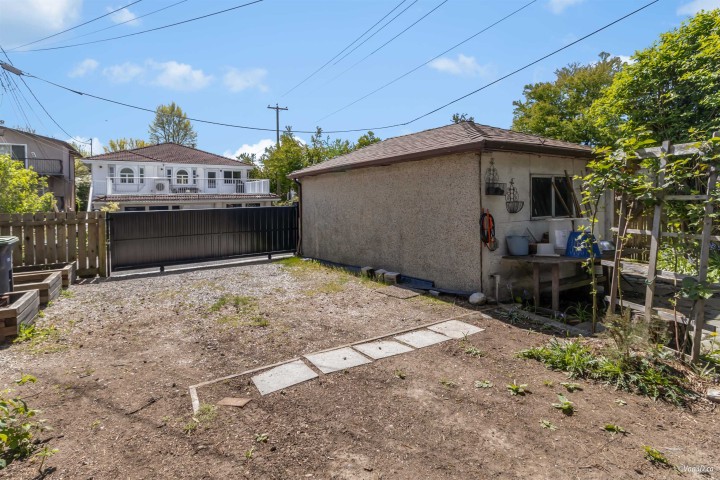 Photo 14 at 4 E 46th Avenue, Main, Vancouver East