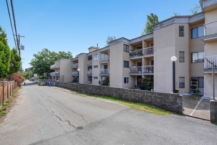 Photo 23 at 105 - 975 E Broadway, Mount Pleasant VE, Vancouver East