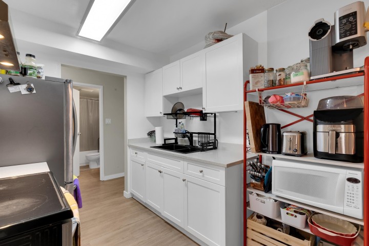 Photo 13 at 105 - 975 E Broadway, Mount Pleasant VE, Vancouver East