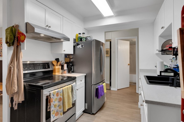 Photo 12 at 105 - 975 E Broadway, Mount Pleasant VE, Vancouver East