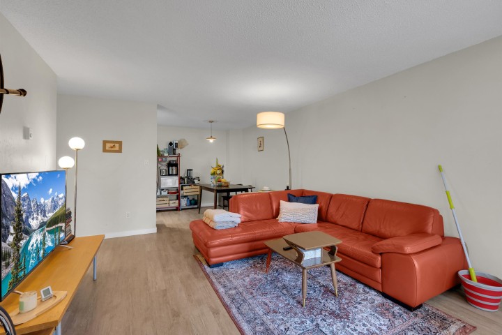 Photo 5 at 105 - 975 E Broadway, Mount Pleasant VE, Vancouver East