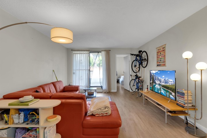 Photo 4 at 105 - 975 E Broadway, Mount Pleasant VE, Vancouver East