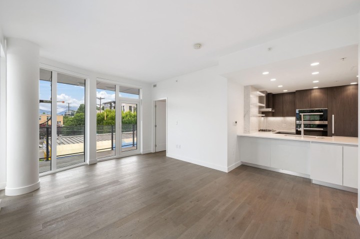 Photo 3 at 301 - 2888 Arbutus Street, Kitsilano, Vancouver West