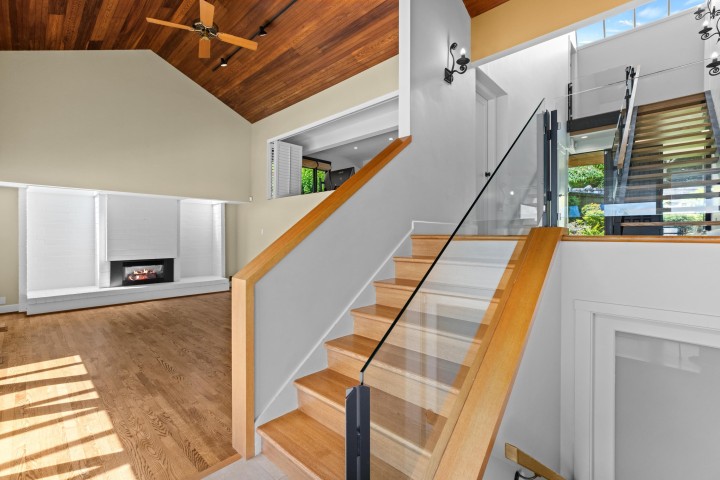 Photo 12 at 2370 Queens Avenue, Queens, West Vancouver