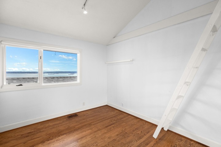 Photo 30 at 2370 Queens Avenue, Queens, West Vancouver