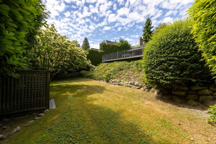 Photo 34 at 2370 Queens Avenue, Queens, West Vancouver