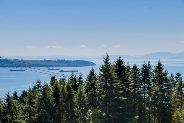Photo 23 at 2417 Skilift Road, Panorama Village, West Vancouver
