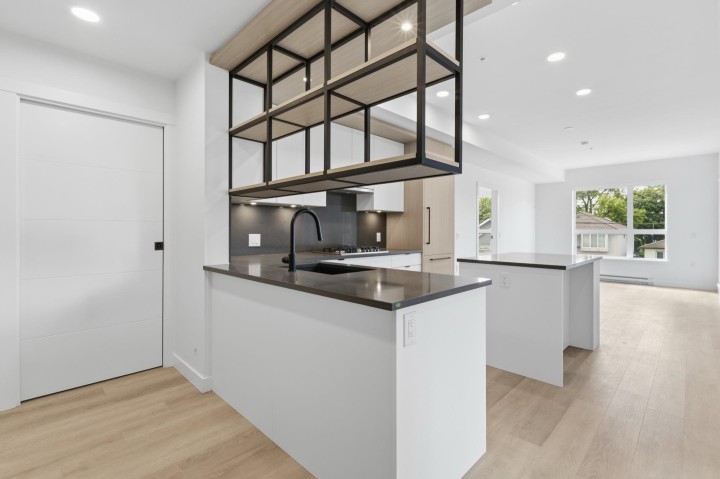 Photo 2 at 202 - 2268 E Broadway, Grandview Woodland, Vancouver East