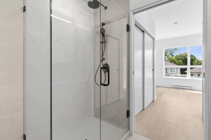 Photo 17 at 202 - 2268 E Broadway, Grandview Woodland, Vancouver East