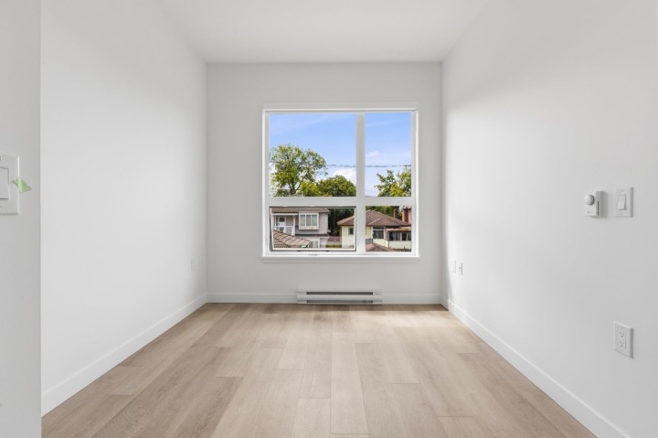 Photo 11 at 202 - 2268 E Broadway, Grandview Woodland, Vancouver East