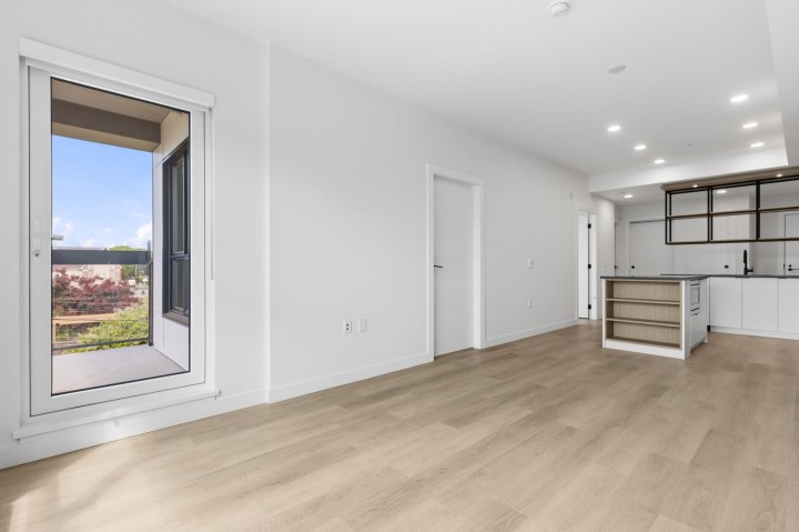 Photo 8 at 202 - 2268 E Broadway, Grandview Woodland, Vancouver East