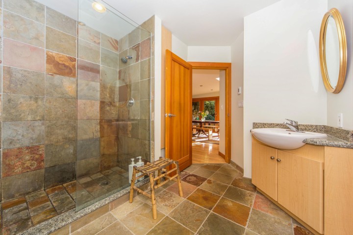 Photo 13 at 170 Highview Place, Lions Bay, West Vancouver
