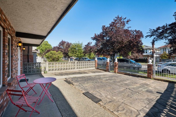 Photo 3 at 2047 E 52nd Avenue, Killarney VE, Vancouver East