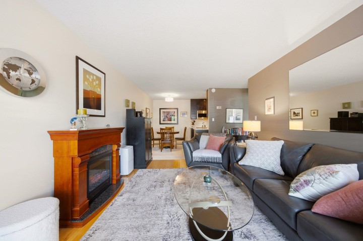 Photo 4 at 101 - 123 E 19th Street, Central Lonsdale, North Vancouver