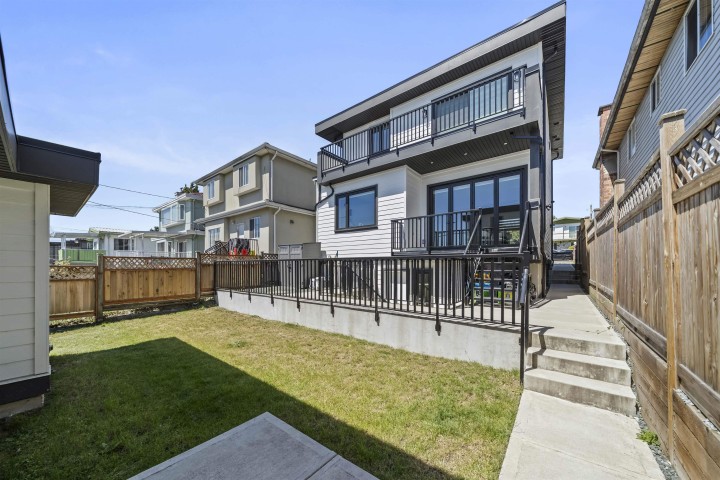 Photo 20 at 742 E 58th Avenue, South Vancouver, Vancouver East