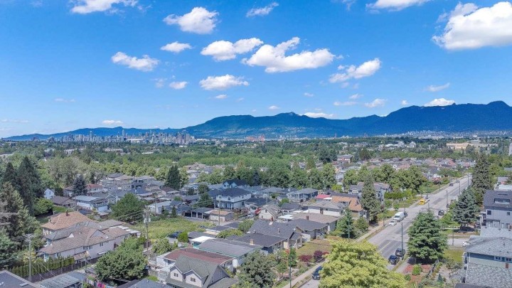 Photo 2 at 4265 Slocan Street, Renfrew Heights, Vancouver East