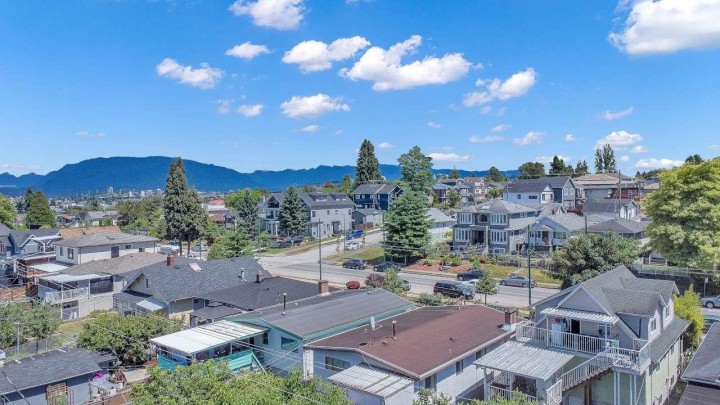 Photo 6 at 4265 Slocan Street, Renfrew Heights, Vancouver East