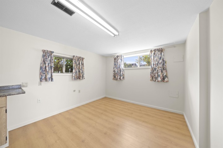 Photo 13 at 942 Nanaimo Street, Renfrew VE, Vancouver East