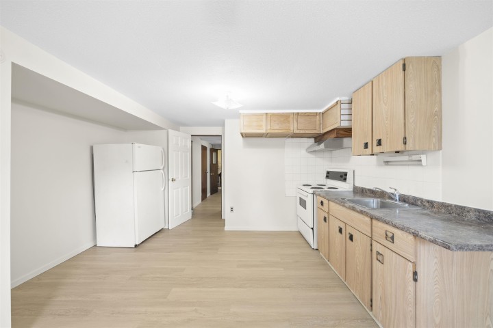 Photo 14 at 942 Nanaimo Street, Renfrew VE, Vancouver East