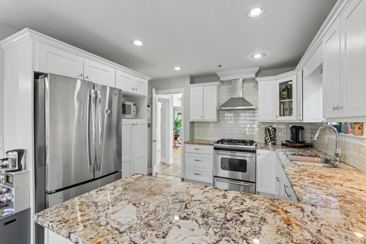Photo 11 at 588 N Kaslo Street, Hastings Sunrise, Vancouver East