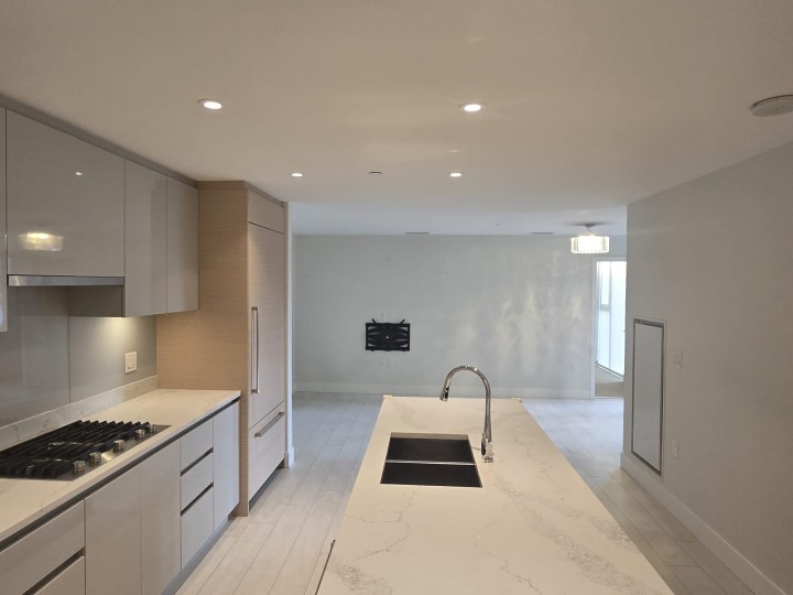 Photo 10 at 501 - 3538 Sawmill Crescent, South Marine, Vancouver East
