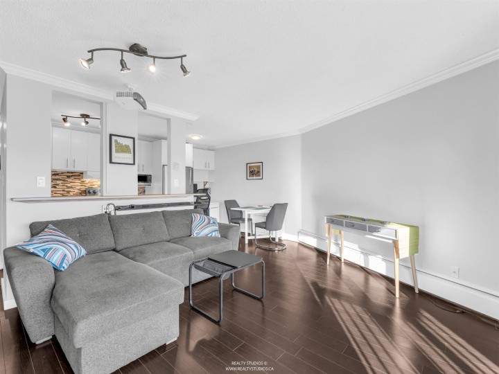 Photo 12 at 306 - 2222 Cambridge Street, Hastings, Vancouver East