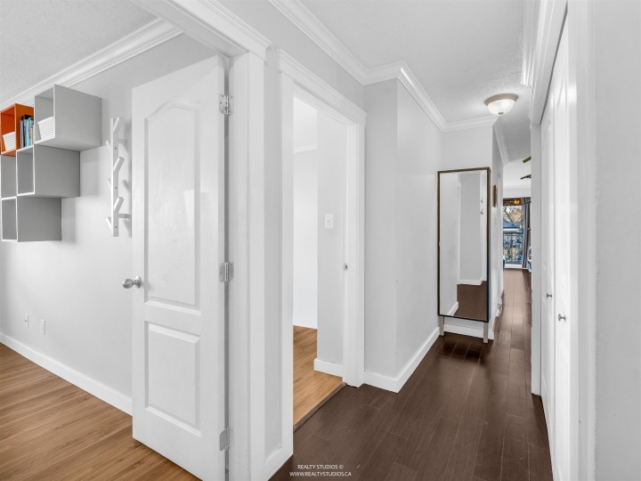 Photo 5 at 306 - 2222 Cambridge Street, Hastings, Vancouver East