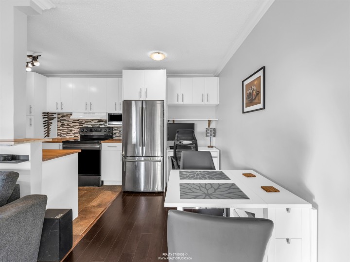 Photo 9 at 306 - 2222 Cambridge Street, Hastings, Vancouver East