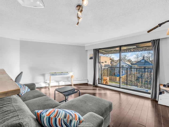 Photo 4 at 306 - 2222 Cambridge Street, Hastings, Vancouver East