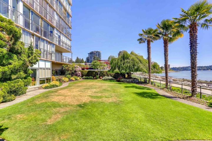 Photo 23 at 107 - 150 24 Street, Dundarave, West Vancouver