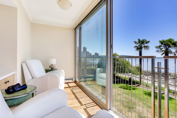 Photo 4 at 107 - 150 24 Street, Dundarave, West Vancouver