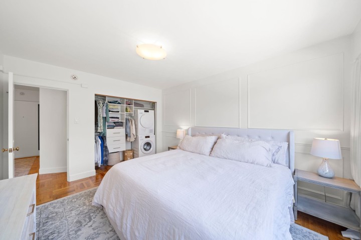 Photo 12 at 504 - 1750 Esquimalt Avenue, Ambleside, West Vancouver