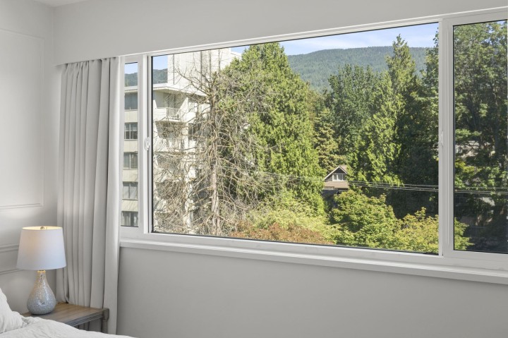 Photo 14 at 504 - 1750 Esquimalt Avenue, Ambleside, West Vancouver