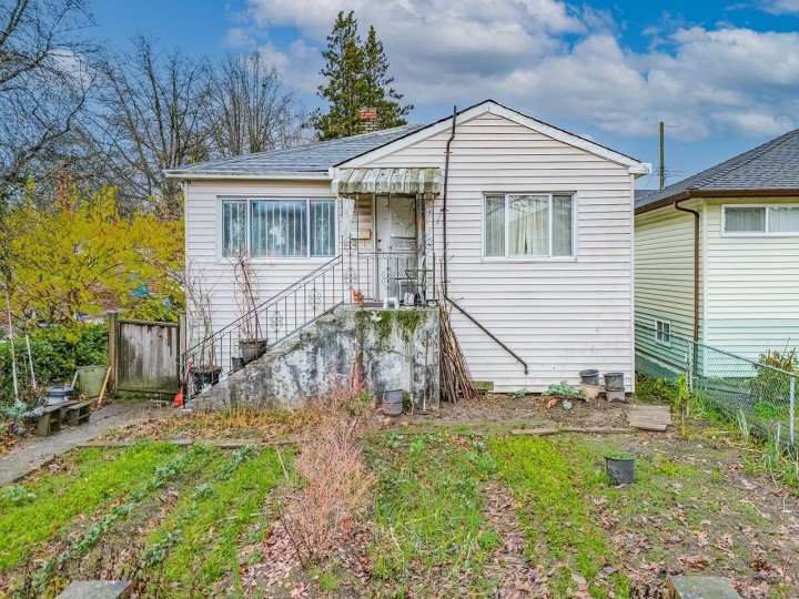 Photo 1 at 1805 E 51st Avenue, Killarney VE, Vancouver East