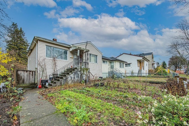 Photo 8 at 1805 E 51st Avenue, Killarney VE, Vancouver East
