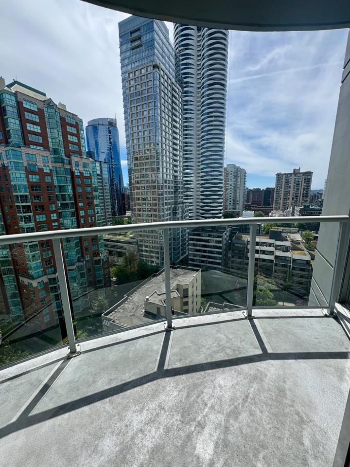 Photo 6 at 1606 - 1050 Smithe Street, West End VW, Vancouver West