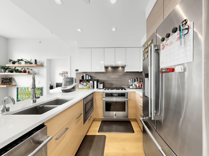 Photo 8 at 903 - 3451 Sawmill Crescent, South Marine, Vancouver East