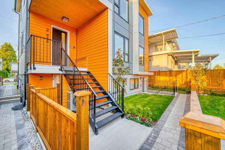 Photo 27 at 2 - 968 E 55th Avenue, South Vancouver, Vancouver East
