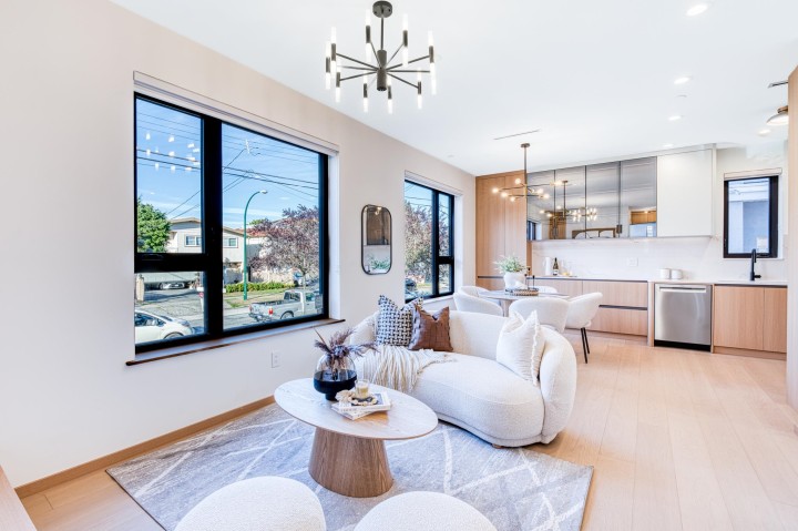 Photo 6 at 2 - 968 E 55th Avenue, South Vancouver, Vancouver East