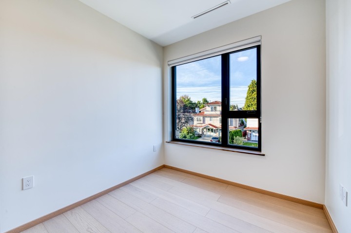 Photo 17 at 2 - 968 E 55th Avenue, South Vancouver, Vancouver East