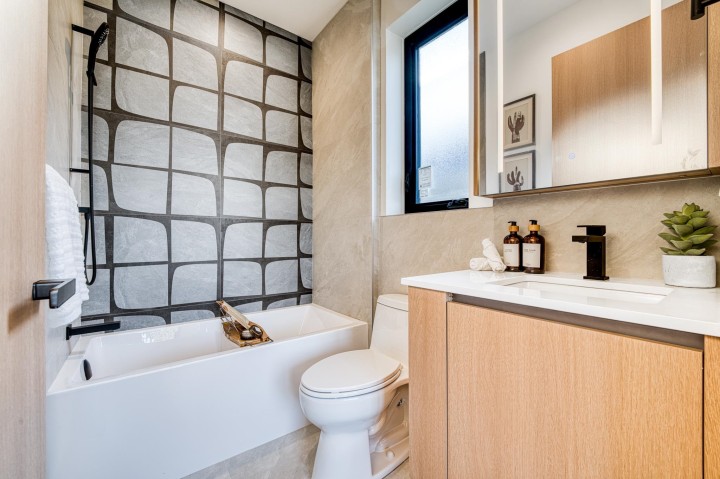 Photo 16 at 2 - 968 E 55th Avenue, South Vancouver, Vancouver East