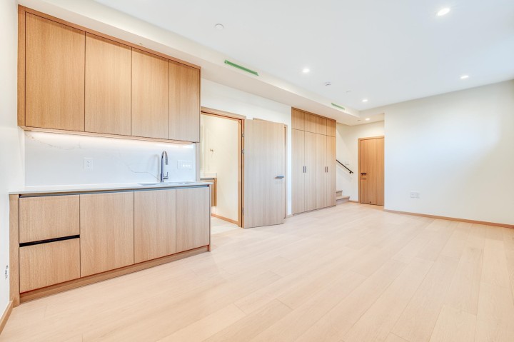Photo 22 at 2 - 968 E 55th Avenue, South Vancouver, Vancouver East