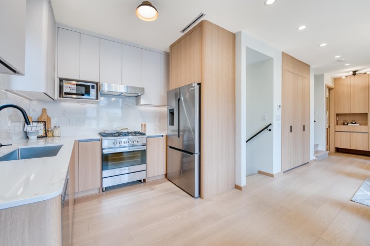 Photo 32 at 2 - 968 E 55th Avenue, South Vancouver, Vancouver East