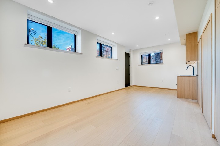 Photo 24 at 2 - 968 E 55th Avenue, South Vancouver, Vancouver East