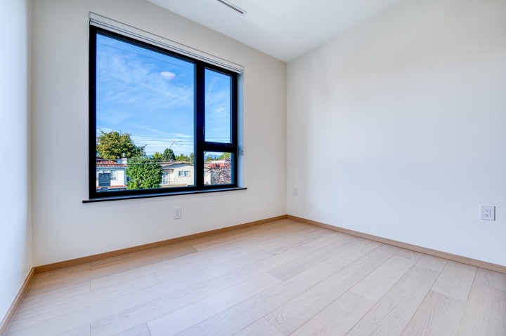 Photo 18 at 2 - 968 E 55th Avenue, South Vancouver, Vancouver East